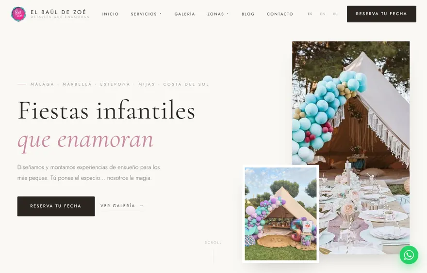 Portada de la web de El Baúl de Zoé: diseño claro y elegante con el titular «Fiestas infantiles que enamoran», fotos de un tipi blanco decorado con globos azules y rosas y una mesa dulce montada en un jardín.